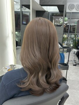 アルドーレフィエロ シンサイバシ(Ardore fiero shinsaibashi) オリーブベージュ/ブリーチなしwカラー/【小山田繭】