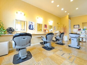 ヘアーステージめぐりやの写真/落ち着いた空間とくつろぎの時間、飾らないヘアを提供します。幅広い年齢層の男性に支持される人気サロン！