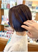 インナーカラーブルー/切りっぱなしボブ