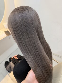 シダ(sida SAIIN)の写真/【京都/西院】髪質改善、Aujuaトリートメント取扱◎カラーやパーマで傷んだ髪を修復し、艶々な質感を実現！