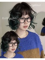 イェッカ(YECCA)&nbsp;ブラウンからディープグリーンのルーツカラー（ブリーチ２回）