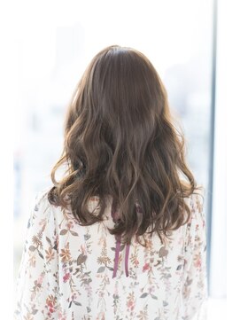 ブロッサム 上尾店(Blossom) ２０代３０代　スイートな魅力の柔らかウェーブロング３