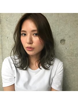 ヴェイン(VEIN) VEIN【青山】　グレージュカラー　ハイライト　パーマ