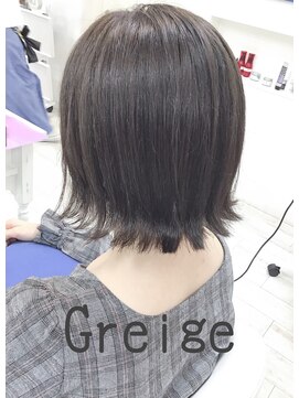 アルターシェリー(aL-ter che'rie) グレージュ+外はねショートボブ