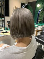 リアン(Lien)&nbsp;Lien☆フォギーベージュ×ホワイトグレー×耳かけボブ×