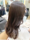 美髪ライトベージュカラー　ロングレイヤー