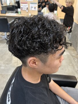 ニアウ 伊勢崎連取店(Niau) メンズマッシュパーマツイストスパイラルパーマ波巻きパーマ