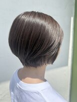 イーエム 自由通り店(e.m.)&nbsp;ショートボブ/前下がりショート/ハイライト/白髪ぼかし