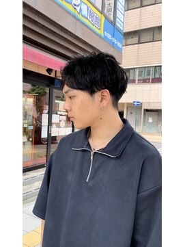 ミリ(milli Produce by ITAKURA) センターパートニュアンスパーマ