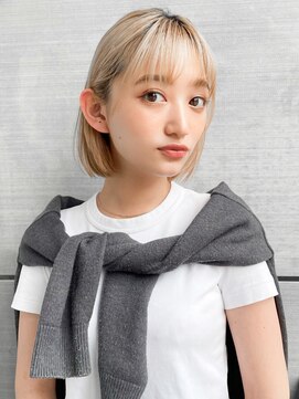 レジュアル(RESSUAL) グレージュ　大人かわいい　フェザーバング　マッシュショート