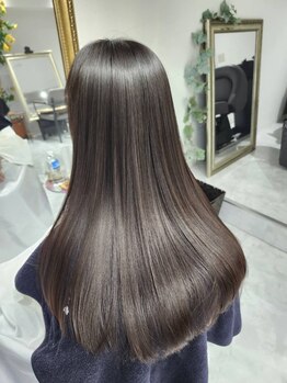 ドゥア(Dua)の写真/【エリア最安水準の酸性縮毛矯正☆】憧れのうる艶ストレートに♪髪のダメージを抑えて自然な仕上がり☆