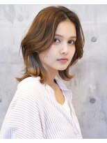 アイスバーグ(eyesburg)&nbsp;20代30代40代インナーカラーミルクティーベージュくびれミディ