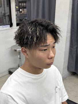 サン 大阪梅田(SUNC) 【ツイストスパイラル】【ホワイトメッシュ】【センターパート】