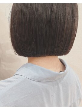 フリック(FLiC) ぱつっとボブ