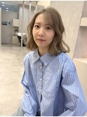 柔らかさと透明感を両立した大人ベージュカラー