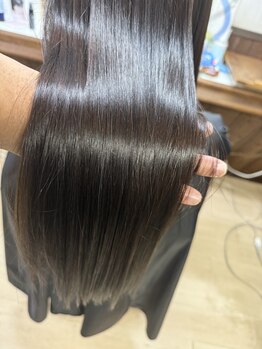 和み。KAMIBIYORIの写真/縮毛矯正でくせ毛を整えツヤサラになりたい!カラーと髪質改善で憧れのツヤツヤヘアを目指す♪