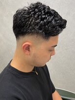ディスイズバーバーフォース(THIS IS BARBER 4th)&nbsp;フェードカット ハイフェード アップバング ビジネスヘア