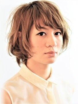 ヴォロンテ(volonte) ショートボブ/レイヤー/ミルクティーベージュ/ウェーブ/ 30代