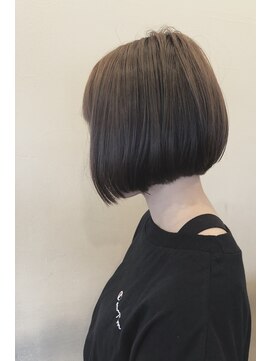 オール 学園前店(oar) 前下がりボブ