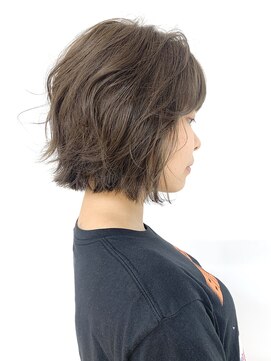 クオリス 上板橋店(QUALIS) 外ハネボブ★シルバーアッシュ/グレージュ/レイヤー/ツヤ髪