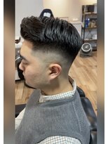 リアン プレミアムバーバー(Lien premium barber) スキンフェードスタイル　サイドパート