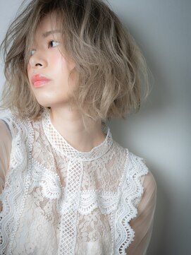 カバーヘア ブリス 大宮西口(COVER HAIR bliss) 外国人風ホワイティグレージュ小顔ボブルフ201u大宮10代20代30代