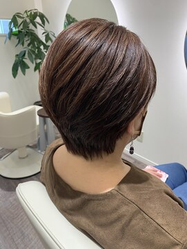 リュッカ(Lyuca) 【美髪　久米田】ボブウルフ　ベージュ