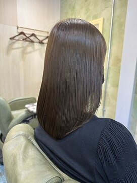 グレースマンカフェ(GRACE MAN CAFE) ミディアムヘアー　オリーブカラー