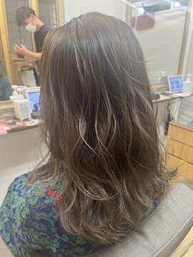 ヘアリゾートガーデンカルム(Hair Resort Garden CALM) バレイヤージュカラー