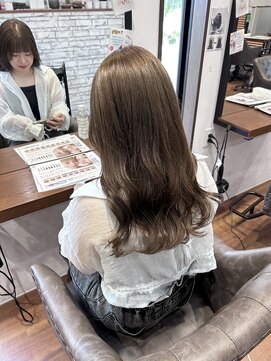 ルプラ ブリリアント(le-pla brilliant) 透明感ベージュ