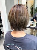 切りっぱなしボブレイヤーカットくびれスタイルオリーブベージュ