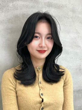 ニトバイアンキシム(nit by ahnkism) 韓国風レイヤーカット顔まわりくびれオルチャン堀江