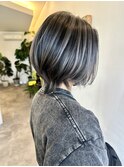 ショートボブ×バレイヤージュシルバー