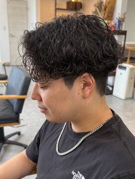 フゥ 宇都宮(FeU) 栃木メンズパーマメンズカットセンターパートメンズマッシュ緩め