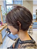 横浜西口レイヤーボブショコラベージュ丸みショートボブ前髪あり