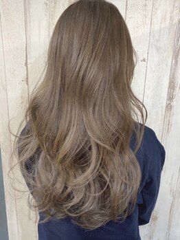 シュクルヘアー(Sucre Hair)の写真/ダメージレスにトレンドの透け感カラーが楽しめる♪人気グレージュも大人女性向けオシャレカラーも艶っぽく