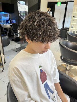ラヴィット 横浜店(LUVIT) 波巻きパーマ メンズパーマ メンズサロン ハイライト 横浜
