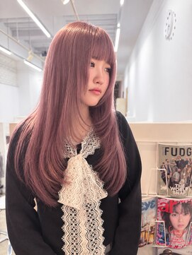 コキュウ(co-kyu) スーパーロングレイヤー　前髪パッツンでピンクベージュが可愛い