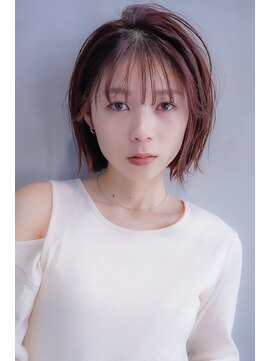 ケイト(kate) kate大宮　アッシュラベージュ×外ハネショート