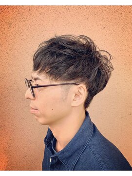 ヘアーメイクスリーク ブリティッシュな雰囲気の2ブロックマッシュ