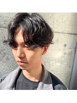 メーヴェ(Mowen) mowen 南堀江　メンズ　ゆるウェーブパーマ×センターパート
