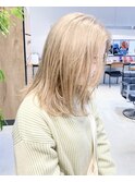 ブロンドカラー×ホワイトベージュ×ケアブリーチ