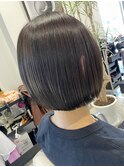 暗めアッシュカラー×ショートボブ