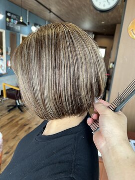 ロイズ ヘアデザイン アンド スパ(LOES) デザインカラー×白髪ぼかしハイライト×ベージュ