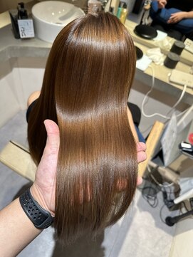 リラエ(Lyrae) 縮毛矯正/髪質改善/美髪カラー/トリートメント【大阪/西梅田】