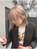 ボブ ミルクティーベージュ ブリーチ ブロンド