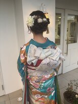 エジンバラ(ejinbara)&nbsp;成人式、卒業式ヘアセット（ふんわりまとめスタイル）