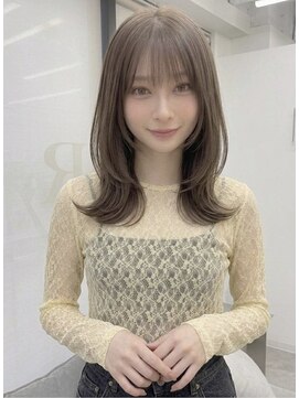 ロイ(Roi) Roi渋谷・くびれミディアム・グレージュカラー