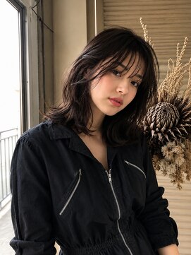 ダコタエバンス(dakota Evans) シースルーバングのくびれミディ