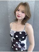 ワンブリーチで叶うベージュカラー×ウェーブ巻きボブ